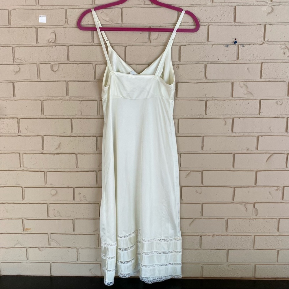 Vintage Aristocraft Full Slip Cream Adjustable Slip Dress Lace Trim Woman’s 32 - Picture 4 of 9